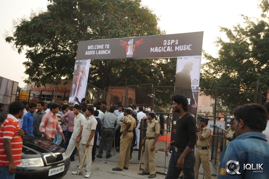 1-Nenokkadine-Movie-Audio-Release